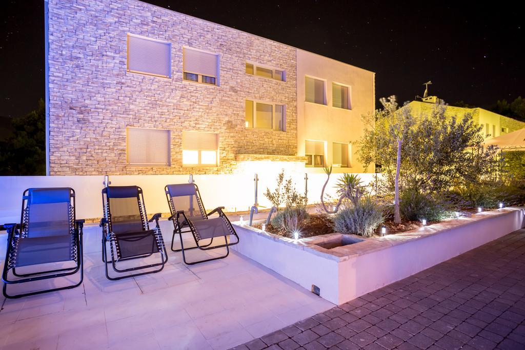 Apartment Falcon Stari Grad  Szoba fotó