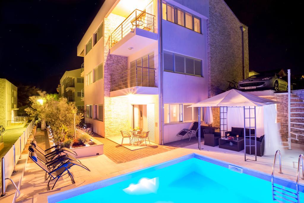 Apartment Falcon Stari Grad  Szoba fotó