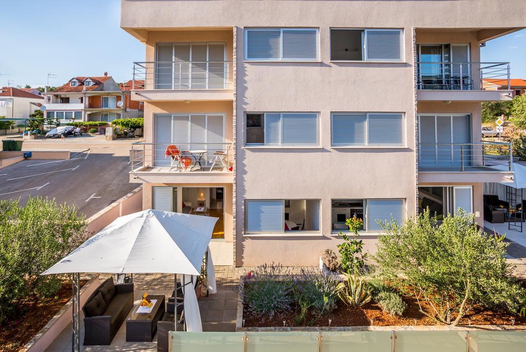 Apartment Falcon Stari Grad  Szoba fotó