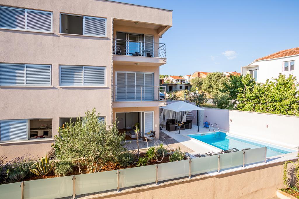 Apartment Falcon Stari Grad  Szoba fotó
