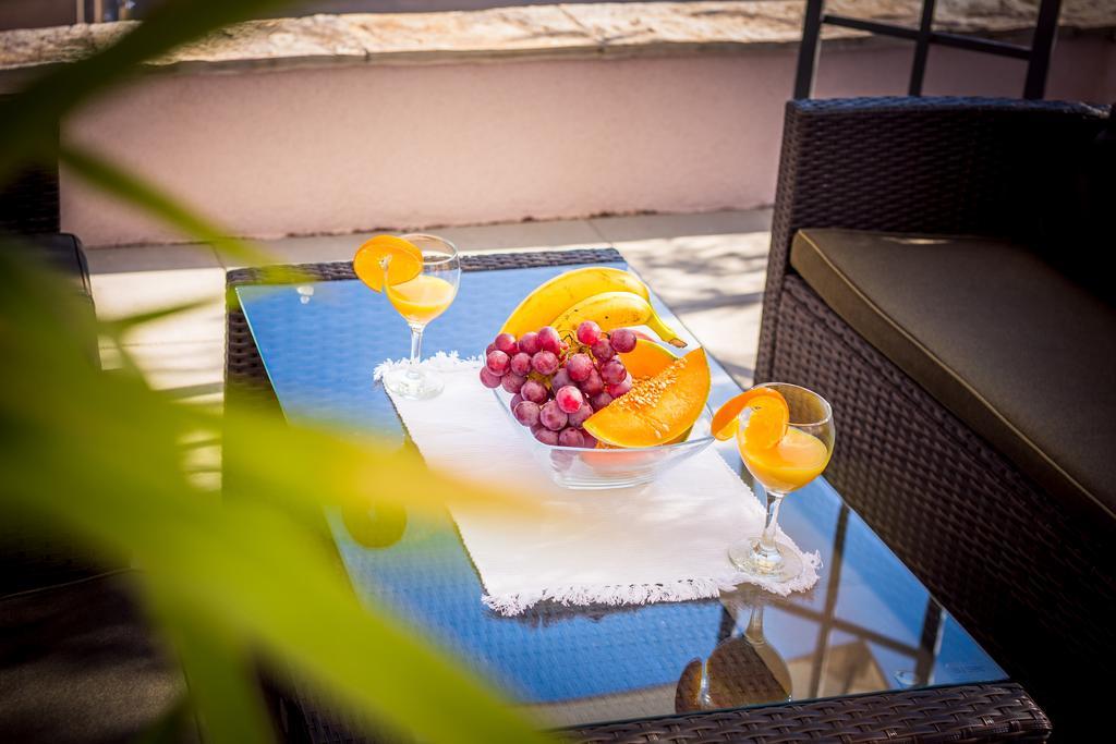 Apartment Falcon Stari Grad  Szoba fotó