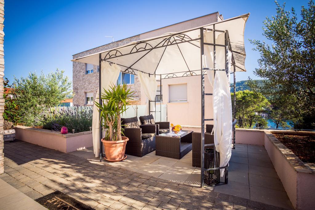 Apartment Falcon Stari Grad  Szoba fotó