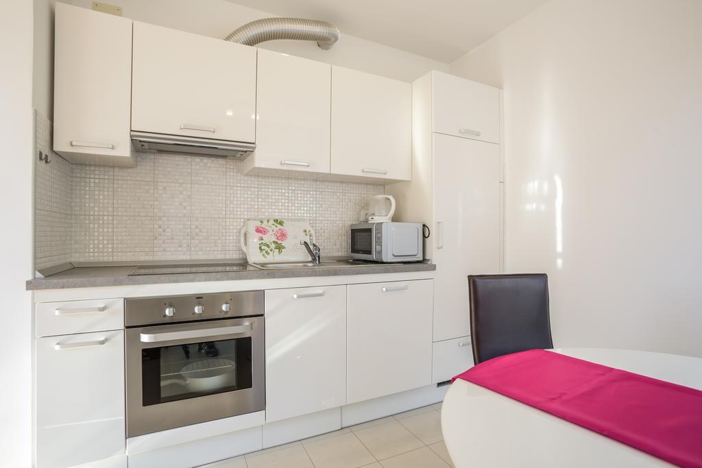 Apartment Falcon Stari Grad  Szoba fotó