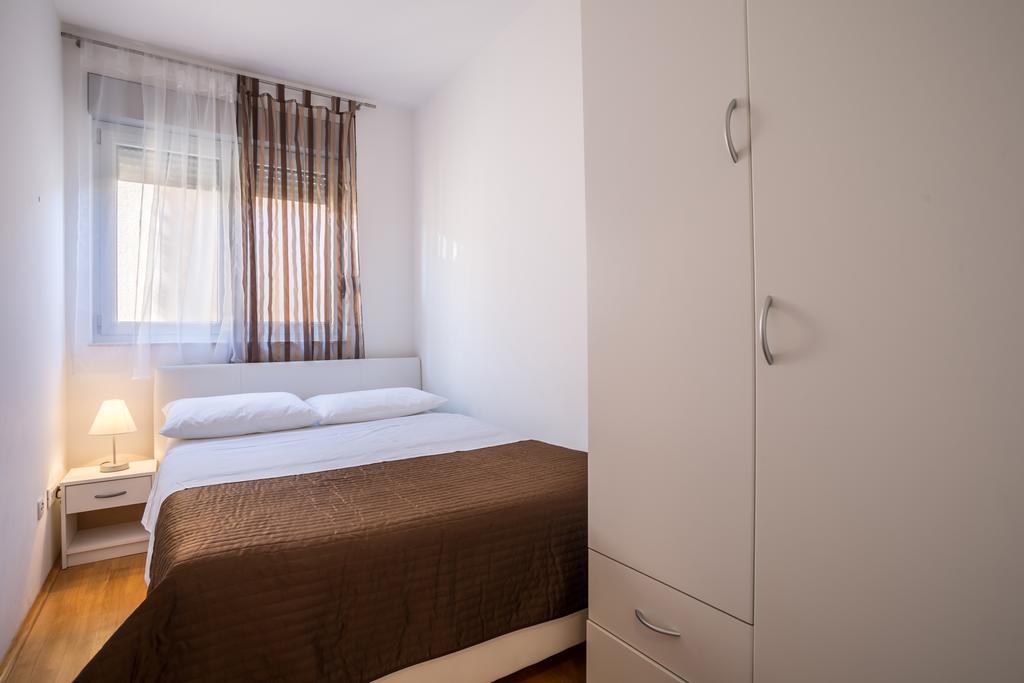 Apartment Falcon Stari Grad  Szoba fotó