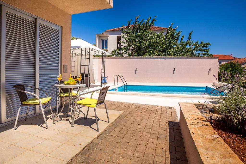 Apartment Falcon Stari Grad  Szoba fotó